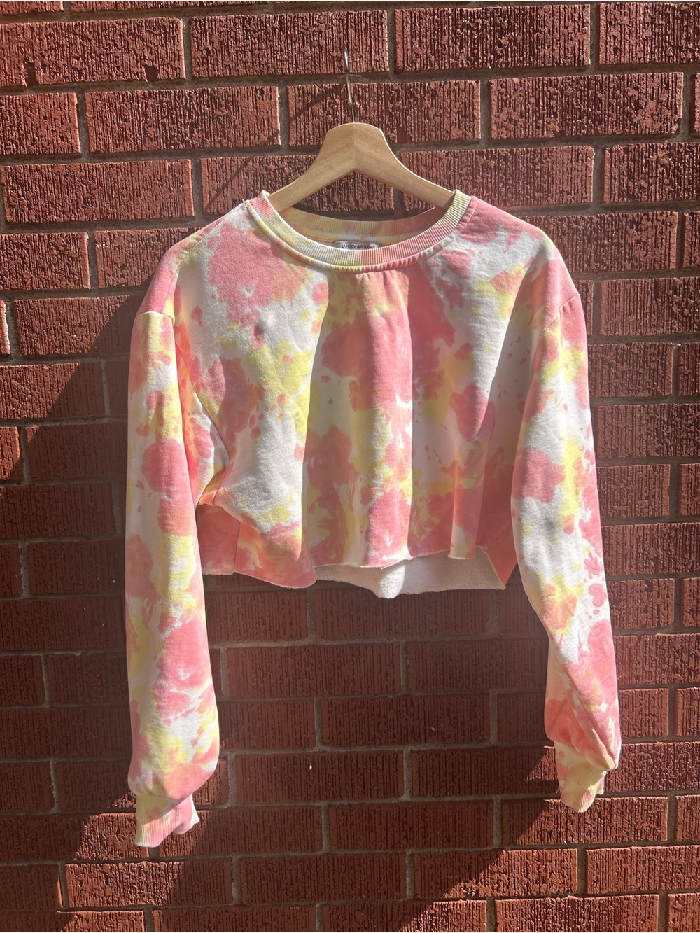 Lucky Brand Tie Dye Cropped Sweatshirt Pink Yellow Women’s Small Festival Y2K